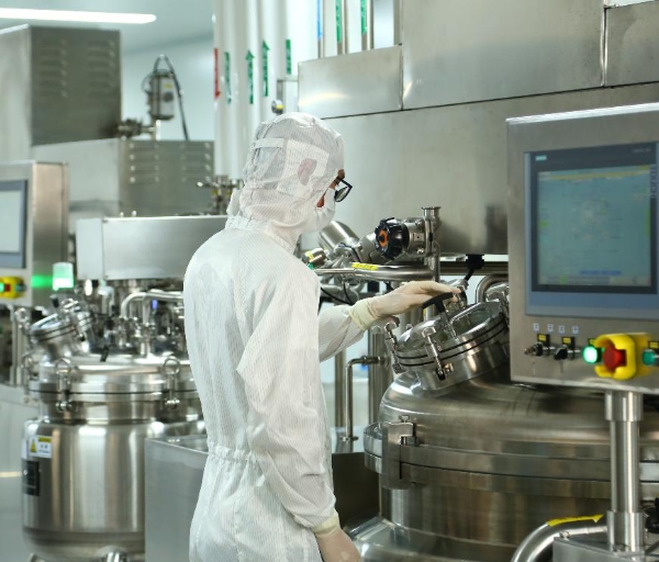 蝉联宝宝树年度标杆！顺峰宝宝以医研实力守护敏肌 