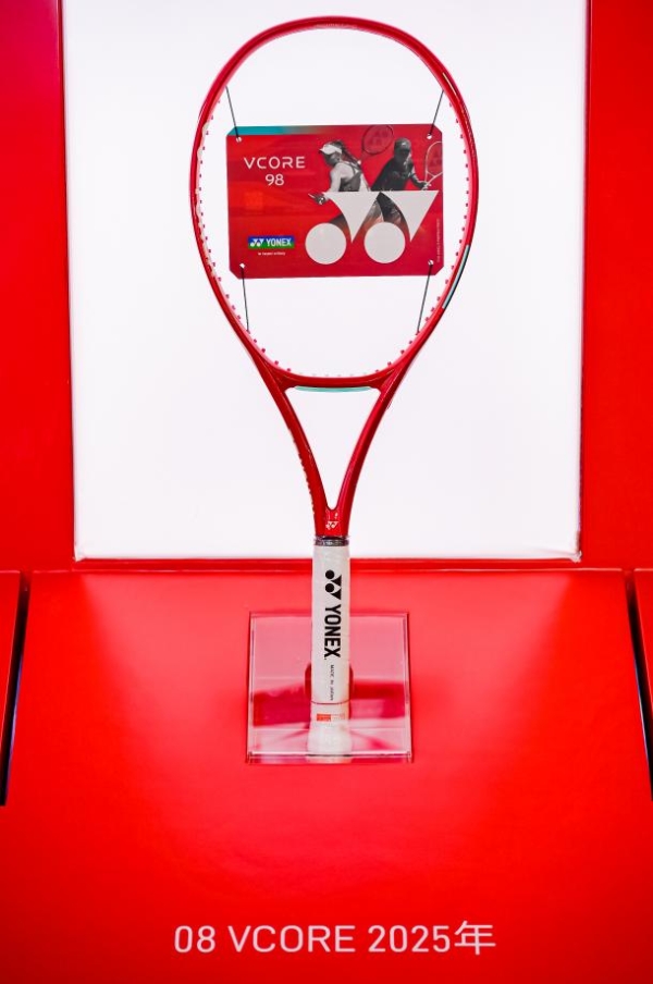 “当红不让”！YONEX VCORE新品震撼发布 