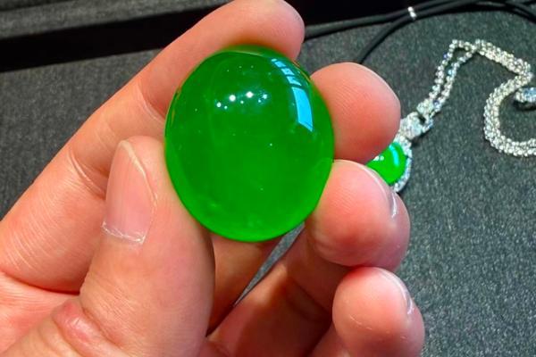 祥祯福三重保障体系：如何选择 “看得见安心” 的翡翠品牌？ 