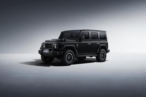 212越野车的2025年：在越野热潮中，完成品牌蜕变与全球化启航 