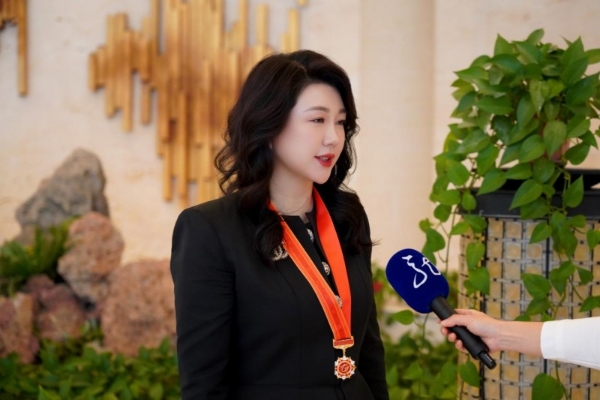 百年坚守做榜样，创新实干促振兴 秋林里道斯林珈旭获评“全省优秀建设者” 