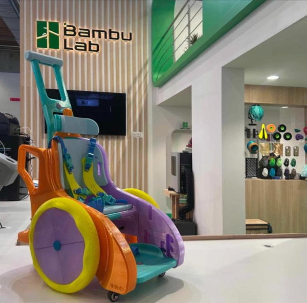 拓竹助力开源幼儿行动训练器，帮助残障儿童迈出独立第一步 