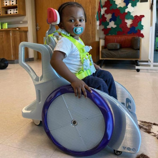 拓竹助力开源幼儿行动训练器，帮助残障儿童迈出独立第一步 