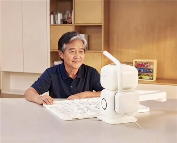 元萝卜×京东打造能聊天、会讲棋的AI伙伴，重新定义老年人休闲时光 