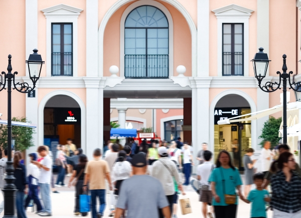 上海FV佛罗伦萨小镇获浦东新区专项资金支持 树立国际消费中心建设新标杆 