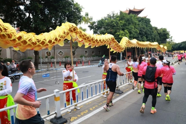 2025玉林马拉松圆满落幕，万人同行“鬱”见精彩！ 