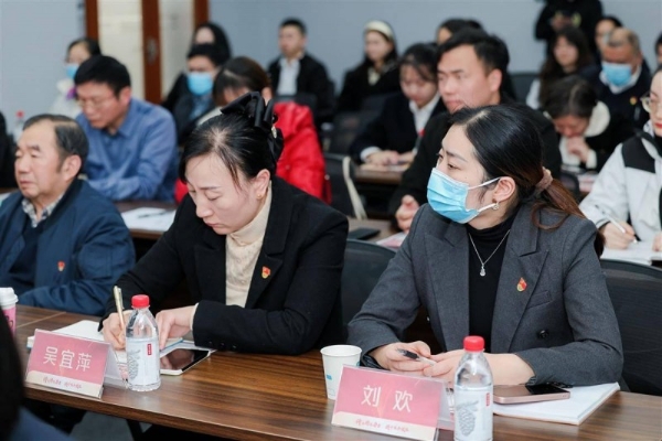 武汉爱康国宾举办吴天祥专题党课支部联建共建活动 