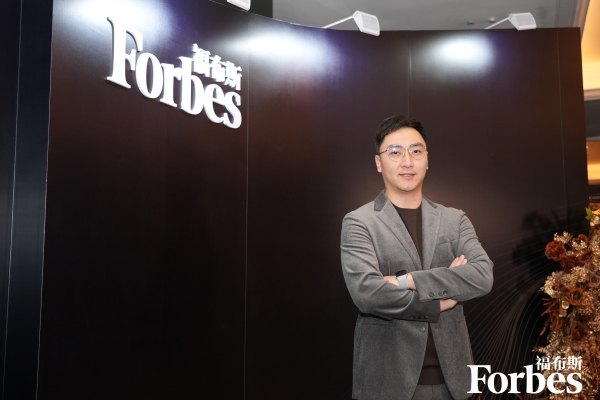  高途心理王明欢荣膺“2025福布斯中国影响力教育人物”殊荣 