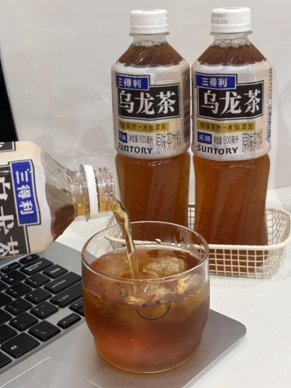 留白与平衡之美：三得利乌龙茶和日本品牌哲学的延续路径 