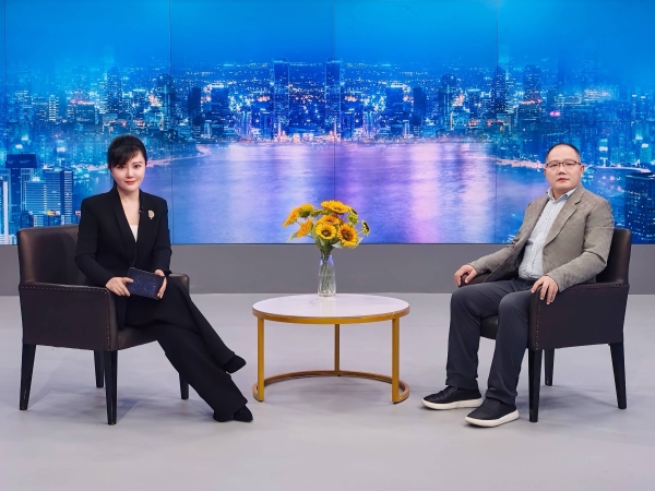 以访谈为刃以初心为光 刘小唯用“客厅式访谈”解码中国防护科技的硬核与温情 