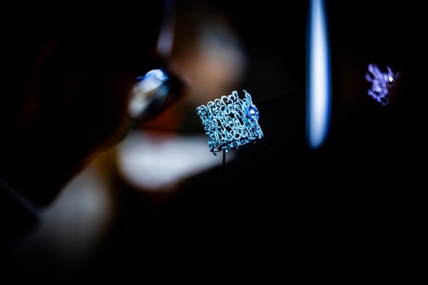 从澳门老街到佛罗伦萨：一个百年珠宝世家的破圈之路