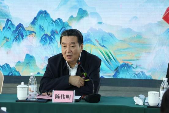 11月29日，陈伟明在第十次“观音山上观山水”征联活动妙联品鉴会上品鉴获奖作品（全文）