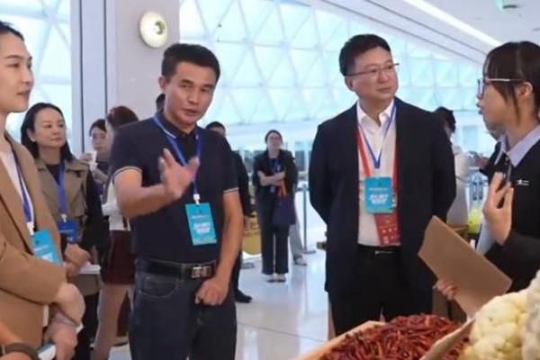  “安心餐厅”体验团走进太二酸菜鱼，探寻精细化管理密码 