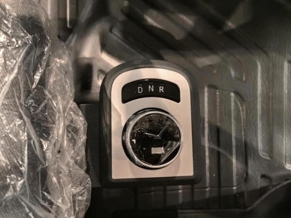  8×4纯电载货车有什么选择？看看东风商用车新“兄弟” 