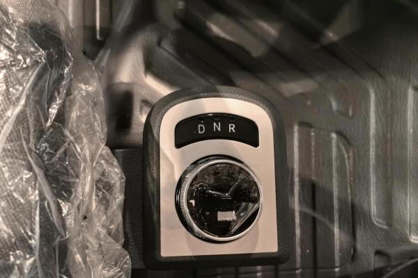  8×4纯电载货车有什么选择？看看东风商用车新“兄弟” 