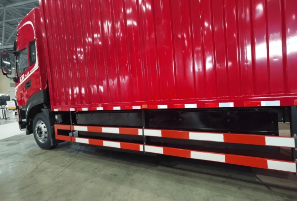  巩固行业第一：东风商用车推出3款载货车爆款产品 