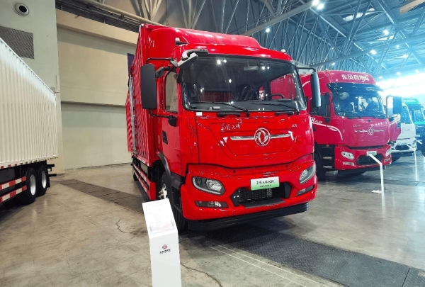  巩固行业第一：东风商用车推出3款载货车爆款产品 