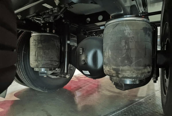  巩固行业第一：东风商用车推出3款载货车爆款产品 