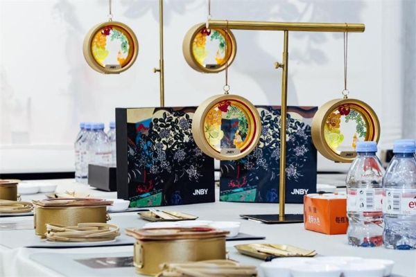 JNBY 2025AW「BE YOURSELF#100个创作者计划」第三季 小空间大世界 