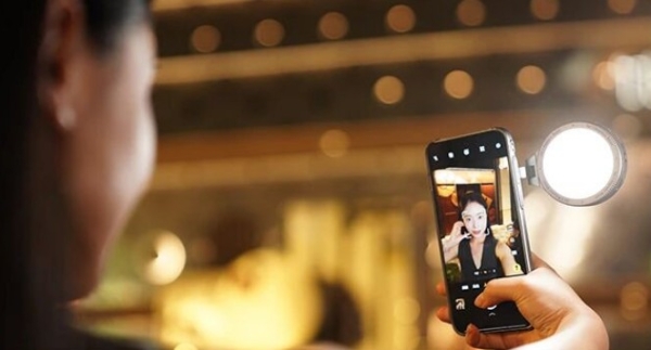 官宣｜或泊与vivo，一个关于光，一个精于影 