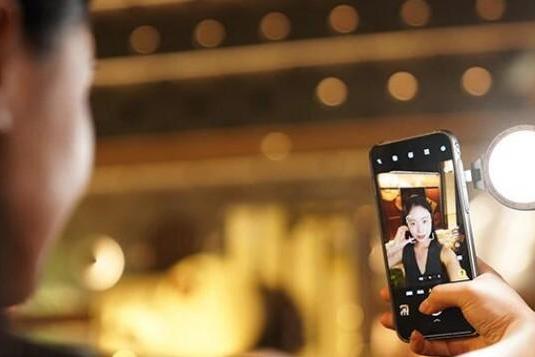 官宣｜或泊与vivo，一个关于光，一个精于影 