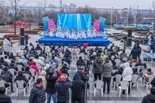  全国首条“天鹅旅游专线”荣成首发丨那香海湖畔天鹅舞动，乘高铁直达冬日盛景！ 