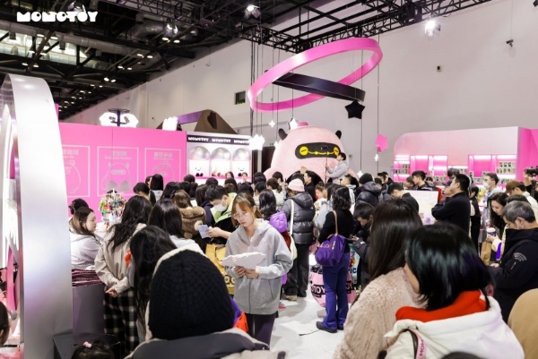  把999黄金塞进盲盒，这个潮玩品牌玩得有多“野”？ 