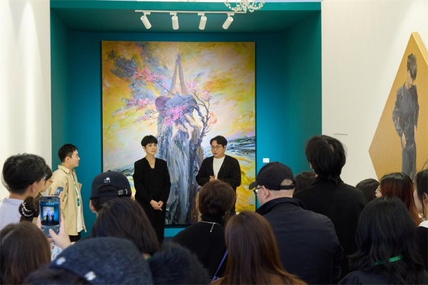 JNBY携手艺术家喻红，共同亮相第十三届ART021，以各自的瞬间，寻找不同的自我 