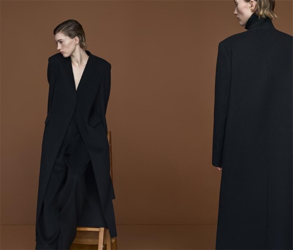 JNBY携手艺术家喻红，共同亮相第十三届ART021，以各自的瞬间，寻找不同的自我 