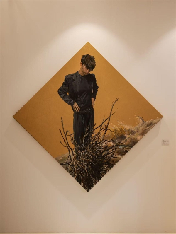 JNBY携手艺术家喻红，共同亮相第十三届ART021，以各自的瞬间，寻找不同的自我 