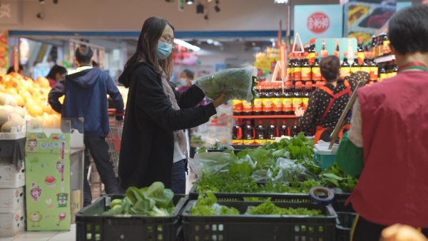  从基地到货架“不倒筐”！家家悦68万周转筐降低23%生鲜损耗 