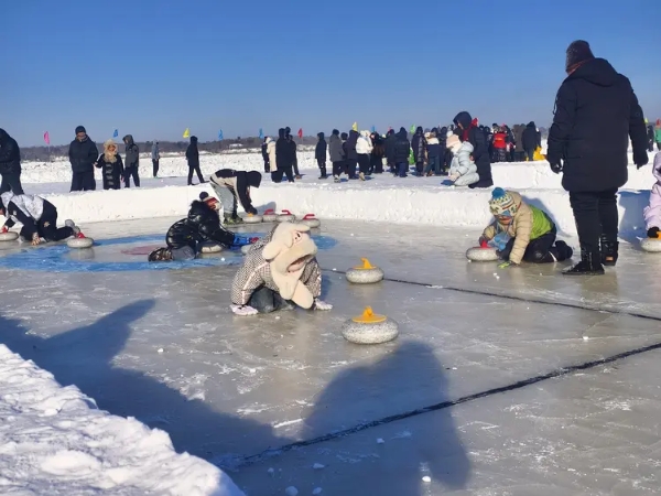 探秘龙乡冰雪 沉浸嘉荫冬趣 2025嘉荫冰雪欢乐季暨界江冰钓休闲大赛盛大启幕 