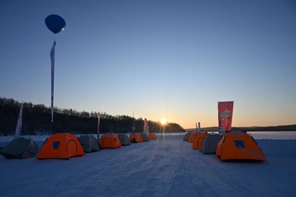 探秘龙乡冰雪 沉浸嘉荫冬趣 2025嘉荫冰雪欢乐季暨界江冰钓休闲大赛盛大启幕 