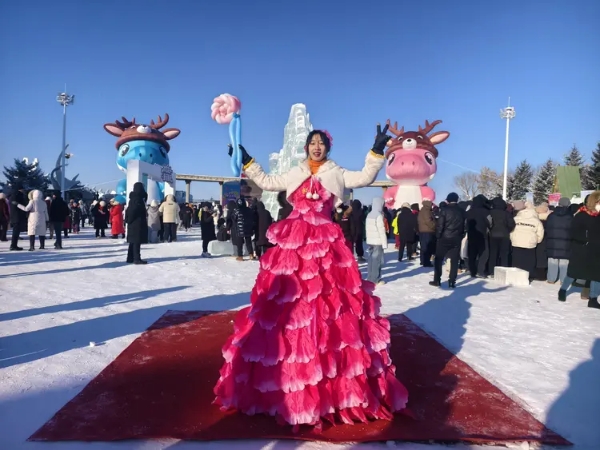 探秘龙乡冰雪 沉浸嘉荫冬趣 2025嘉荫冰雪欢乐季暨界江冰钓休闲大赛盛大启幕 