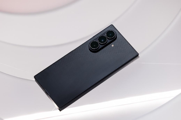 岁末臻选好礼 三星Galaxy Z TriFold开启高端科技绮梦 