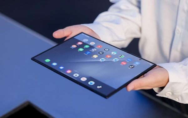 岁末臻选好礼 三星Galaxy Z TriFold开启高端科技绮梦 