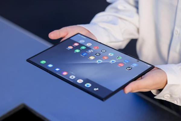 岁末臻选好礼 三星Galaxy Z TriFold开启高端科技绮梦 