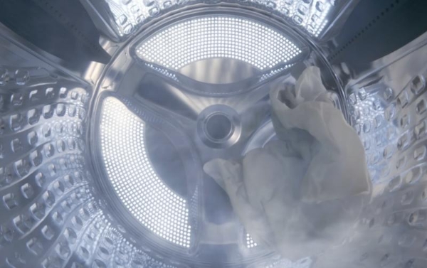  双旦焕新家 三星AI神洗烘护组合让冬日穿搭焕然衣新 