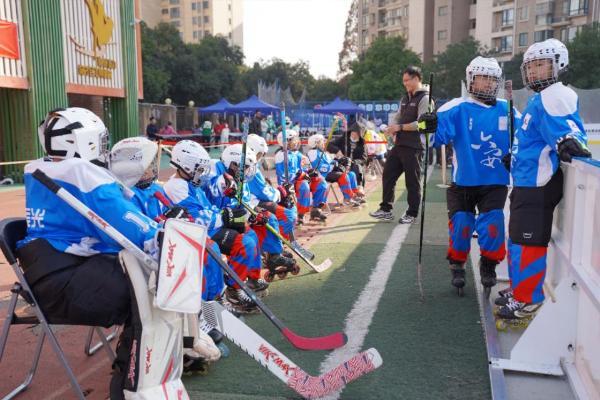 南方城市冰雪热 江淮少年竞风流——2025年安徽省轮滑冰球联赛合肥站圆满落幕 