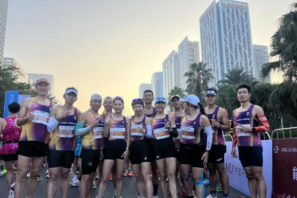 闪耀深马！充客·闪电队330方阵：我们的每一步，都有光 