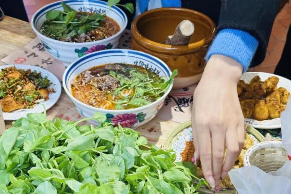 800亩自建基地：乔杉杉生烫牛肉米线用供应链革命筑牢“鲜度护城河” 