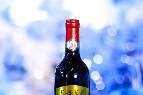 从冠军婚礼看婚宴用酒选择：长城五星成高端宴席常见身影 
