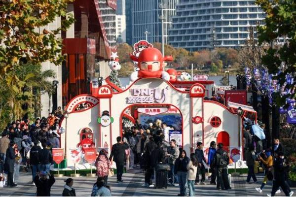 好丽友×腾讯共启DNFU 2025嘉年华，深化娱乐营销新场景 