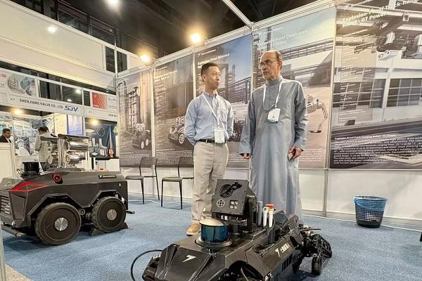 智拓中东丨七腾机器人亮相沙特化工展会，防爆智能方案引全球关注 