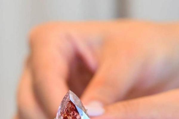 天然钻石成2025秋拍核心，稀缺性驱动市场热度攀升 