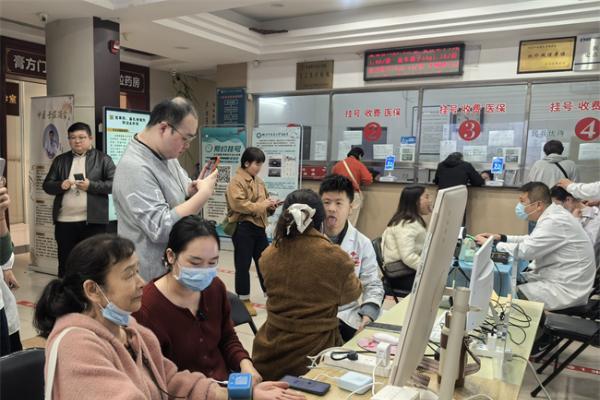 知医邦AI中医实践：为“千人千方”正名，提供中医现代化发展范本 