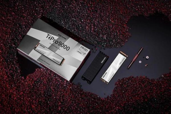 致态入选人民网“2025国民消费创新案例” 