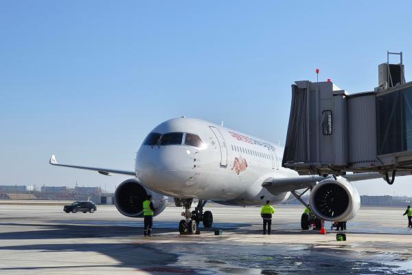 首飞高原机场！东航C919国产大飞机今日起执行上海至兰州定期航线 