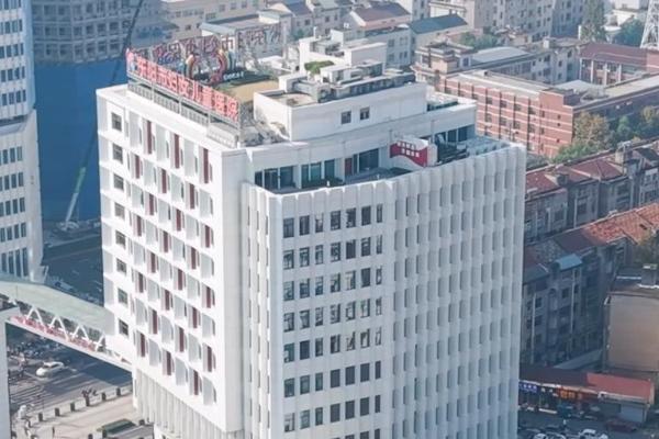 五年守护“停车自由”！深圳伟创建成东阳市妇幼保健院智能车库 