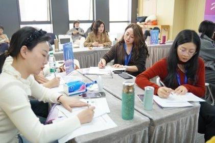智启新程，赋能未来：灵动生活集团旗下幸福心理商学苑线下研修营圆满落幕 